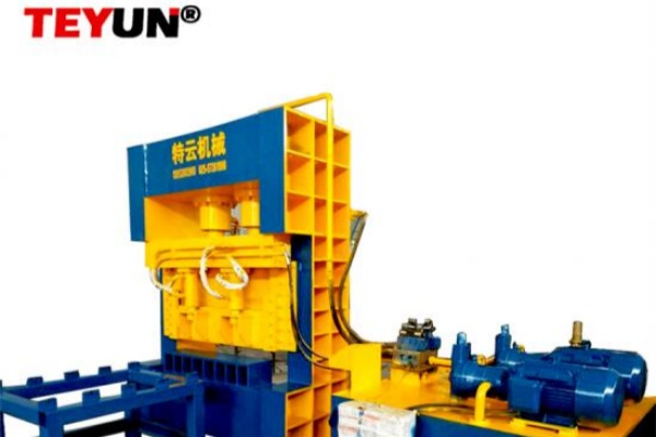 Máy cắt kiểu cá sấu so với máy cắt kiểu khung giàn: Loại nào tốt hơn cho việc tái chế thép khối lượng lớn?