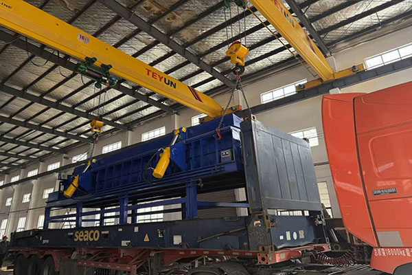 Máy cắt giàn 630 tấn đã được vận chuyển thành công đến Mexico trong container quá khổ.